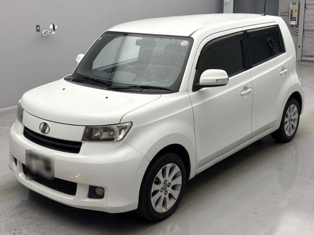 TOYOTA BB 2010