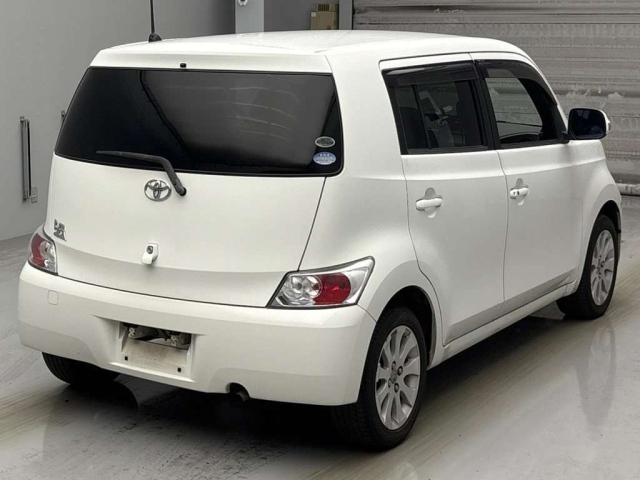 TOYOTA BB 2010