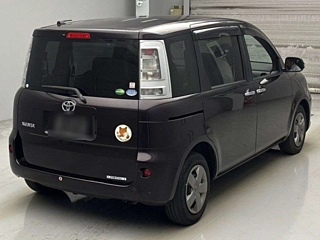 TOYOTA SIENTA 2013