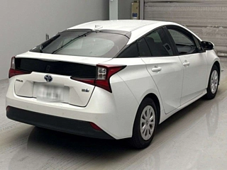 TOYOTA PRIUS 2021