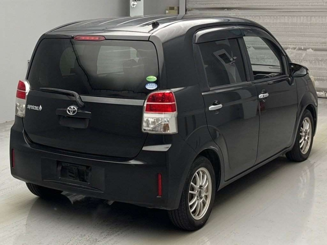 TOYOTA SPADE 2013