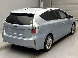 TOYOTA PRIUS ALPHA 2012