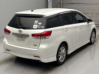 TOYOTA WISH 2011