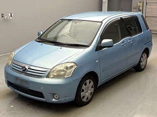 TOYOTA RAUM 2010
