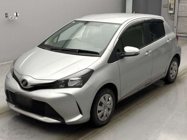 TOYOTA VITZ 2016