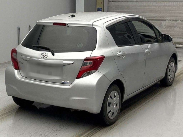 TOYOTA VITZ 2016