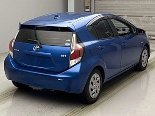 TOYOTA AQUA 2016