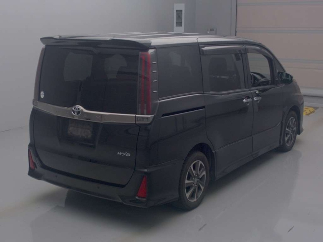 TOYOTA NOAH 2020