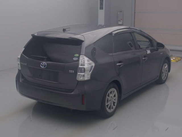 TOYOTA PRIUS ALPHA 2014