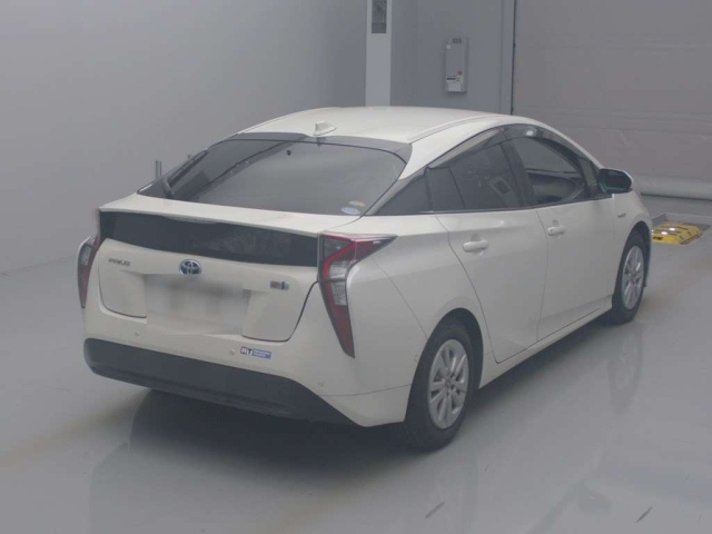 TOYOTA PRIUS 2017