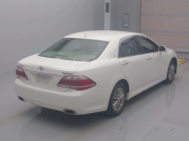 TOYOTA CROWN 2010
