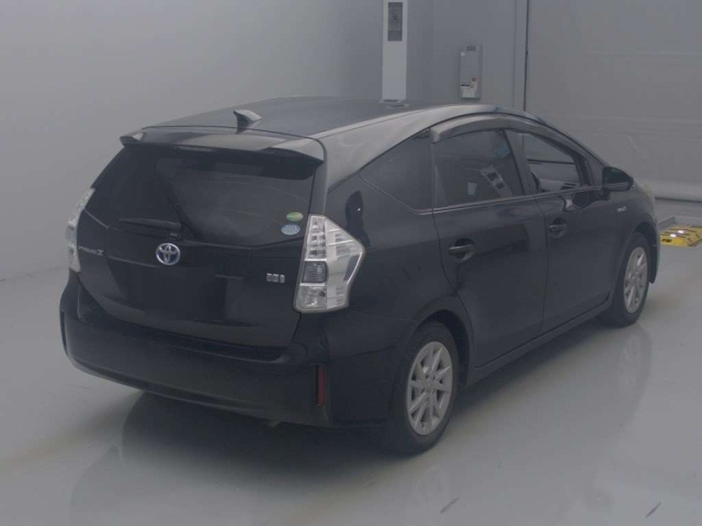 TOYOTA PRIUS ALPHA 2014