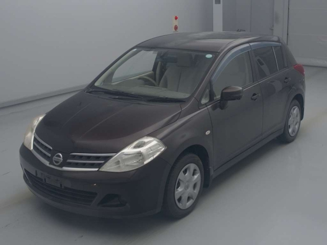 NISSAN TIIDA 2011