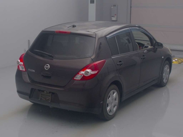 NISSAN TIIDA 2011