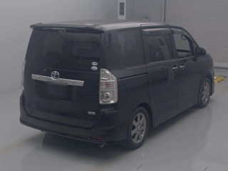 TOYOTA VOXY 2009