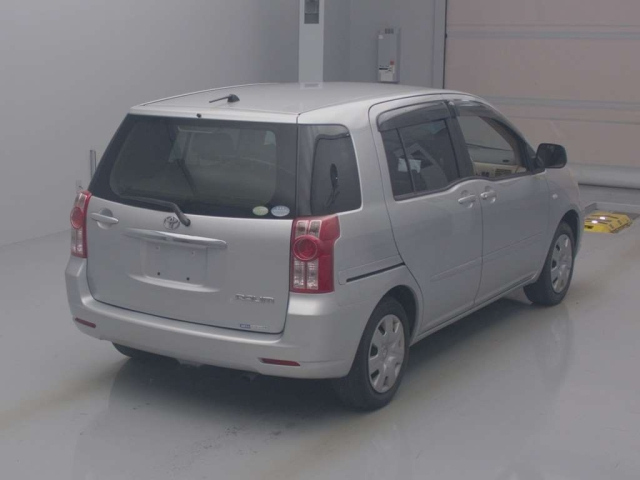 TOYOTA RAUM 2008