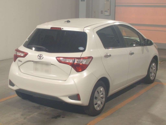 TOYOTA VITZ 2018