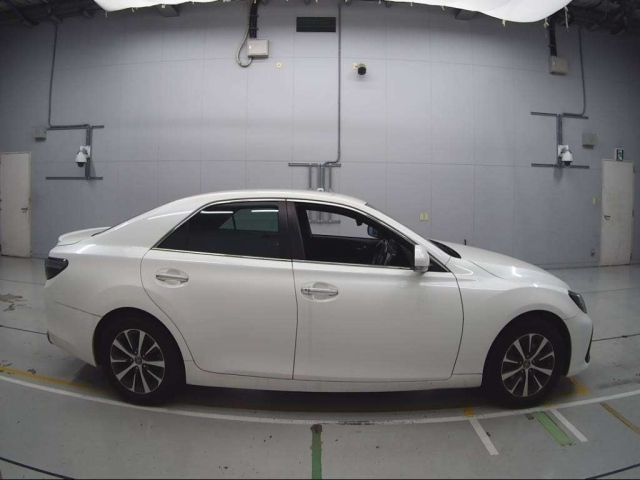 TOYOTA MARK X 2019