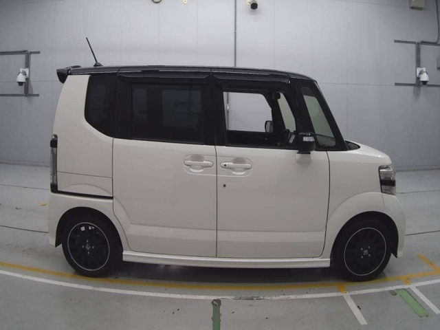 HONDA N BOX 2015