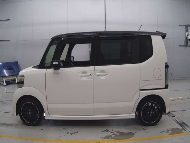 HONDA N BOX 2015