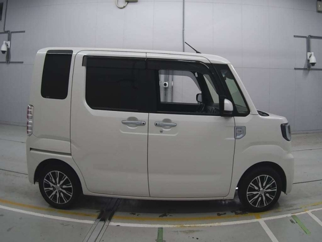 TOYOTA PIXIS MEGA 2017