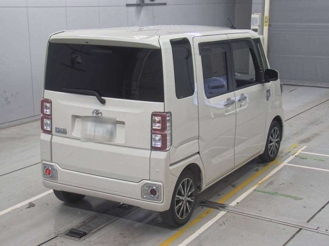 TOYOTA PIXIS MEGA 2017