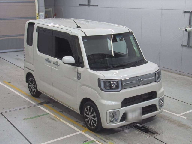 TOYOTA PIXIS MEGA 2017