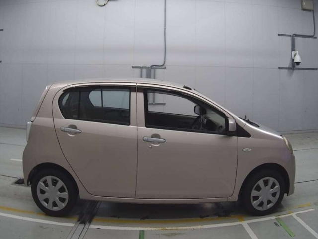 DAIHATSU MIRA E S 2012