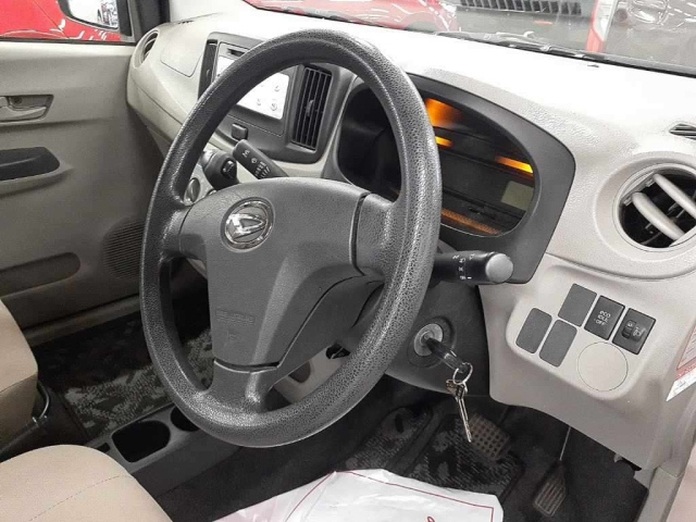 DAIHATSU MIRA E S 2012