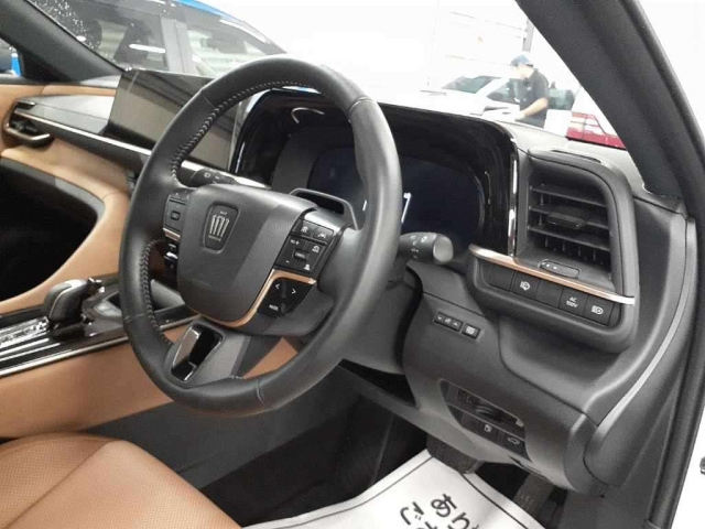 TOYOTA CROWN SPORT 2025