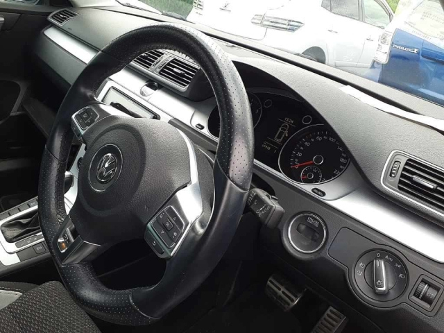 VOLKSWAGEN PASSAT VARIANT 2014