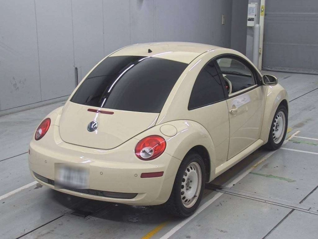 VOLKSWAGEN NEW BEETLE 2010