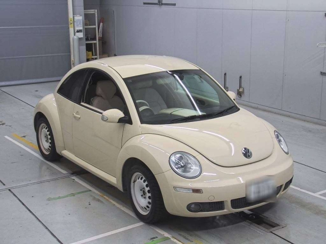 VOLKSWAGEN NEW BEETLE 2010