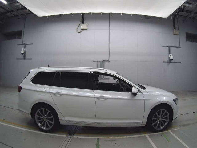 VOLKSWAGEN PASSAT VARIANT 2018