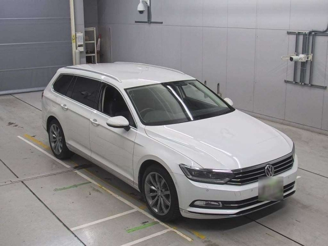 VOLKSWAGEN PASSAT VARIANT 2018