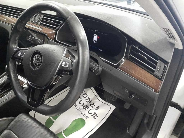 VOLKSWAGEN PASSAT VARIANT 2018