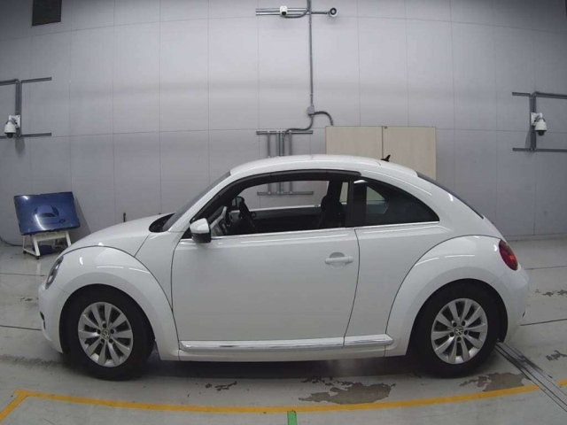 VOLKSWAGEN THE BEETLE 2014
