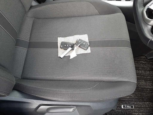 VOLKSWAGEN T-ROC 2023