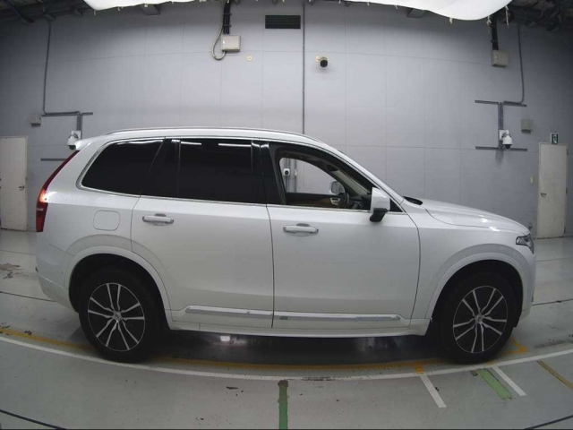 VOLVO XC90 2021