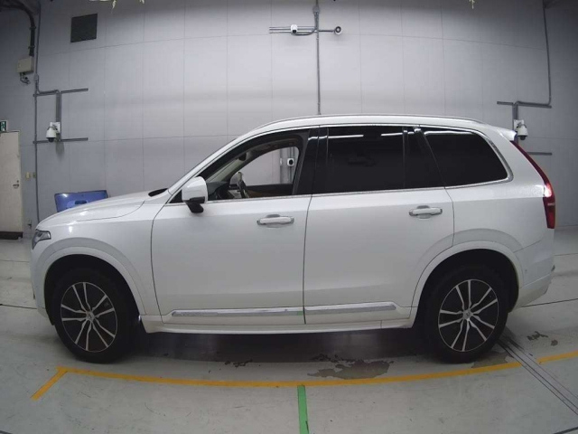 VOLVO XC90 2021