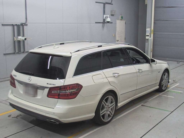 MERCEDES BENZ E CLASS WAGON 2010
