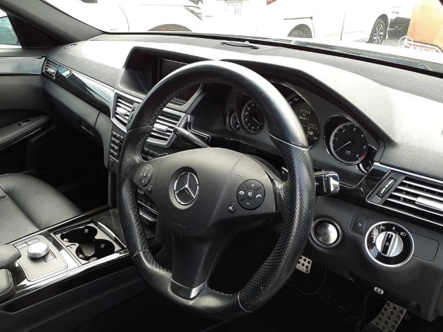 MERCEDES BENZ E CLASS WAGON 2010