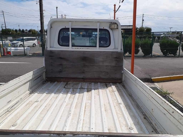 DAIHATSU HIJET TRUCK 2011