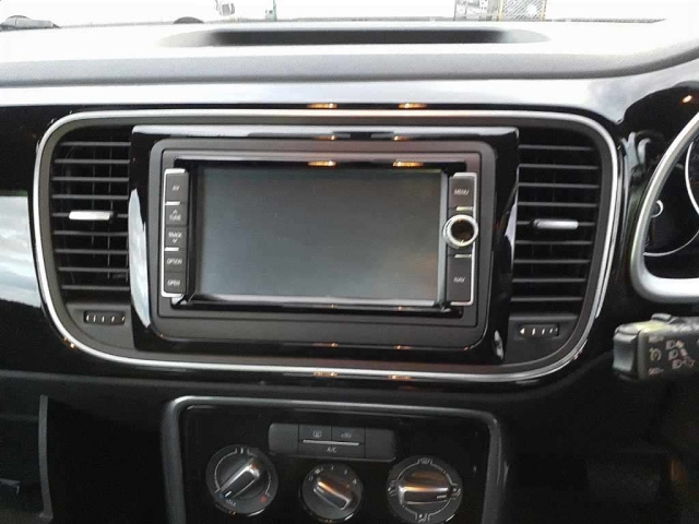 VOLKSWAGEN THE BEETLE 2017