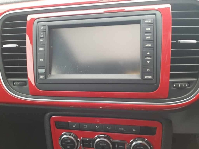 VOLKSWAGEN THE BEETLE 2012