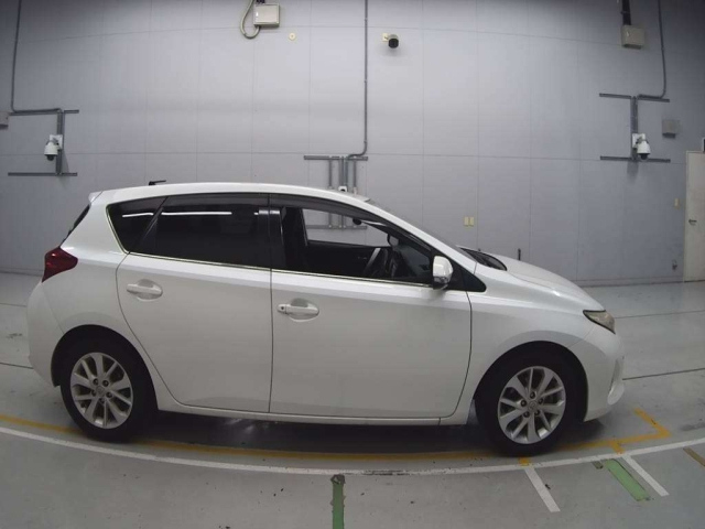 TOYOTA AURIS 2013
