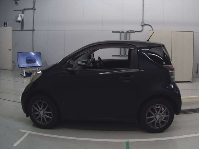 TOYOTA IQ 2009