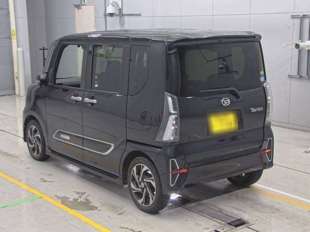 DAIHATSU TANTO 2021