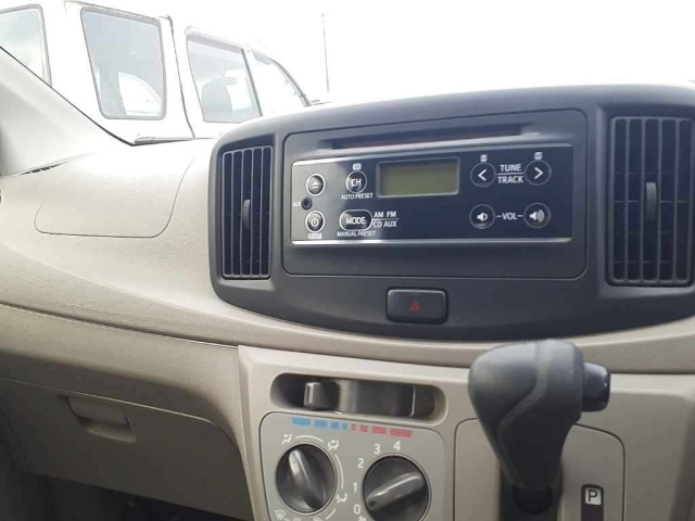 DAIHATSU MIRA E S 2014