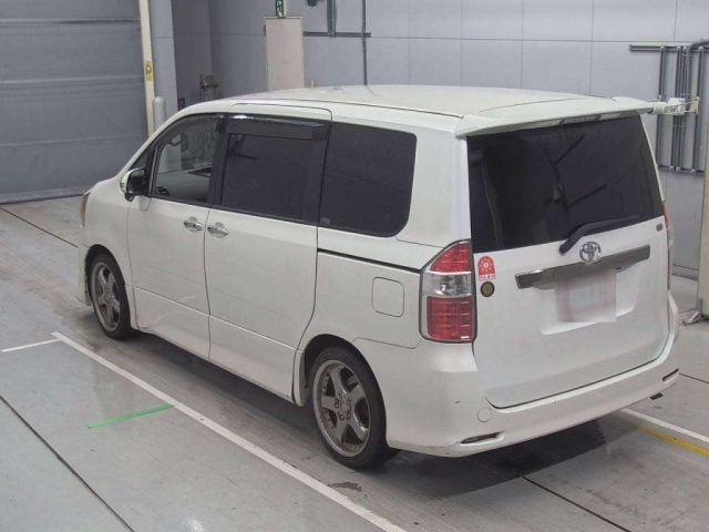 TOYOTA NOAH 2009